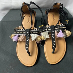 QUPID‎ WOSIZE 9.5 SANDALS BLACK SUEDE TASSELS RHINESTONES ANKLE BACK ZIPPER